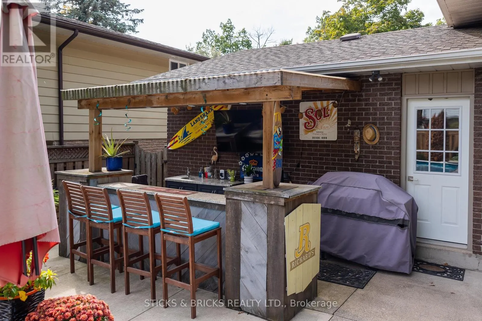 2530 DORCHESTER ROAD