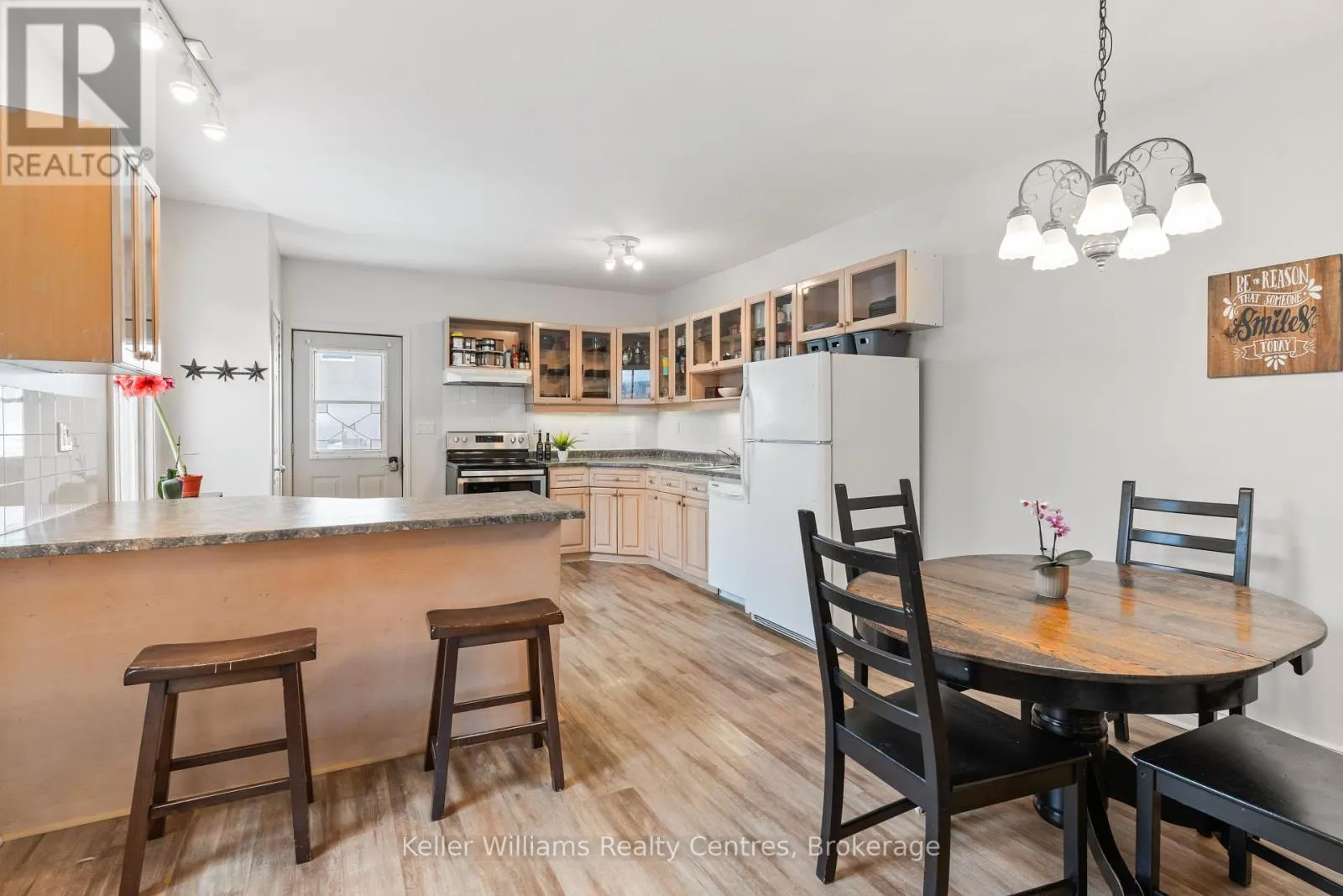 253 11TH STREET E