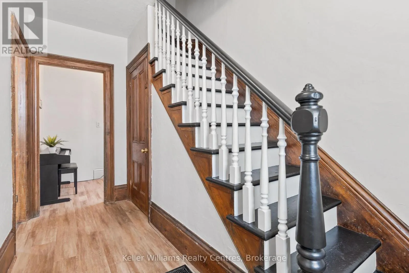 253 11TH STREET E