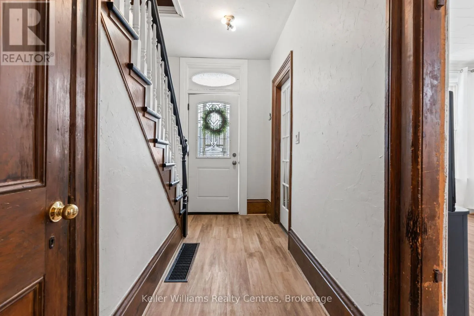 253 11TH STREET E