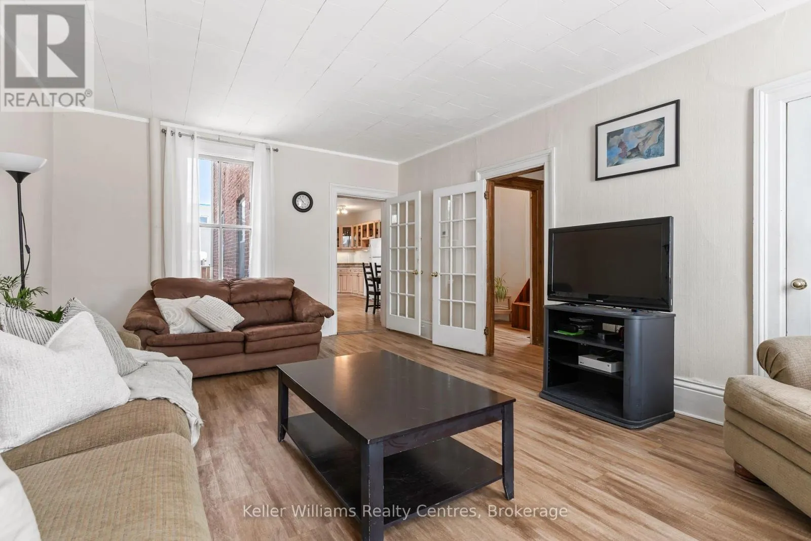 253 11TH STREET E