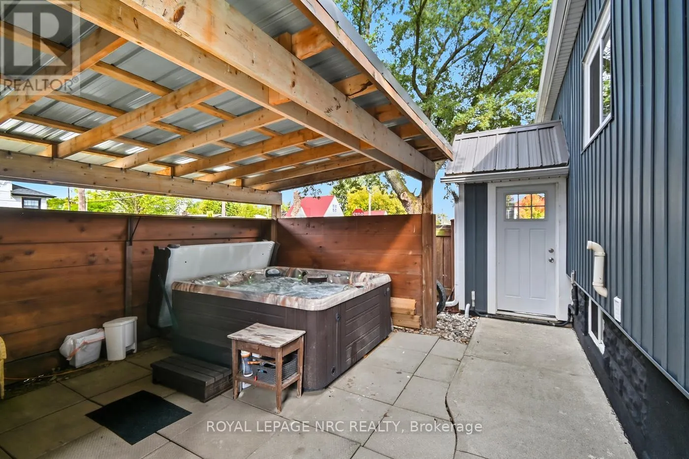 508 MAIN STREET W