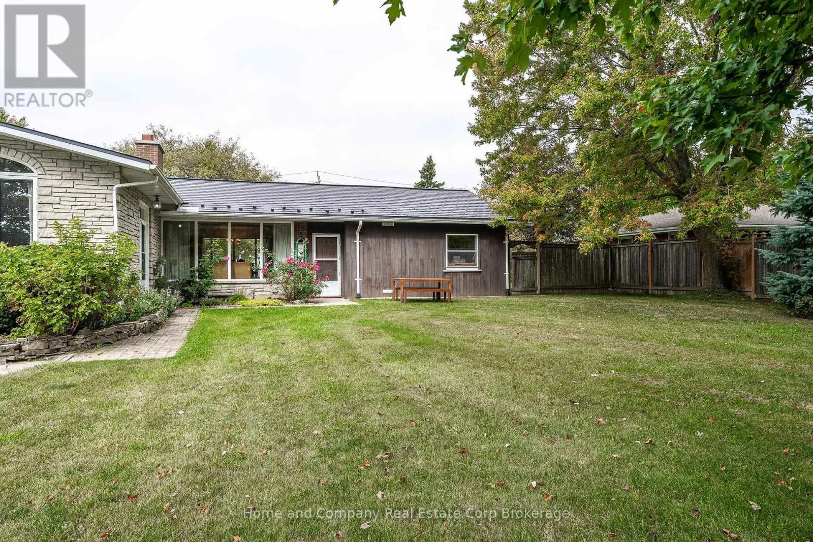 183 O'LOANE AVENUE S