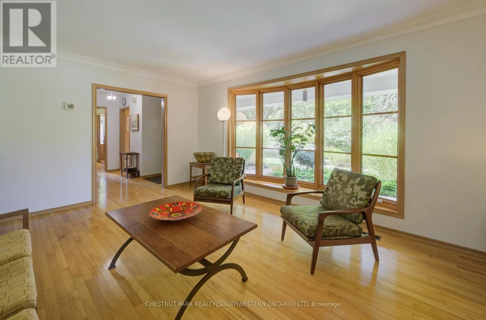 9 MONTICELLO CRESCENT