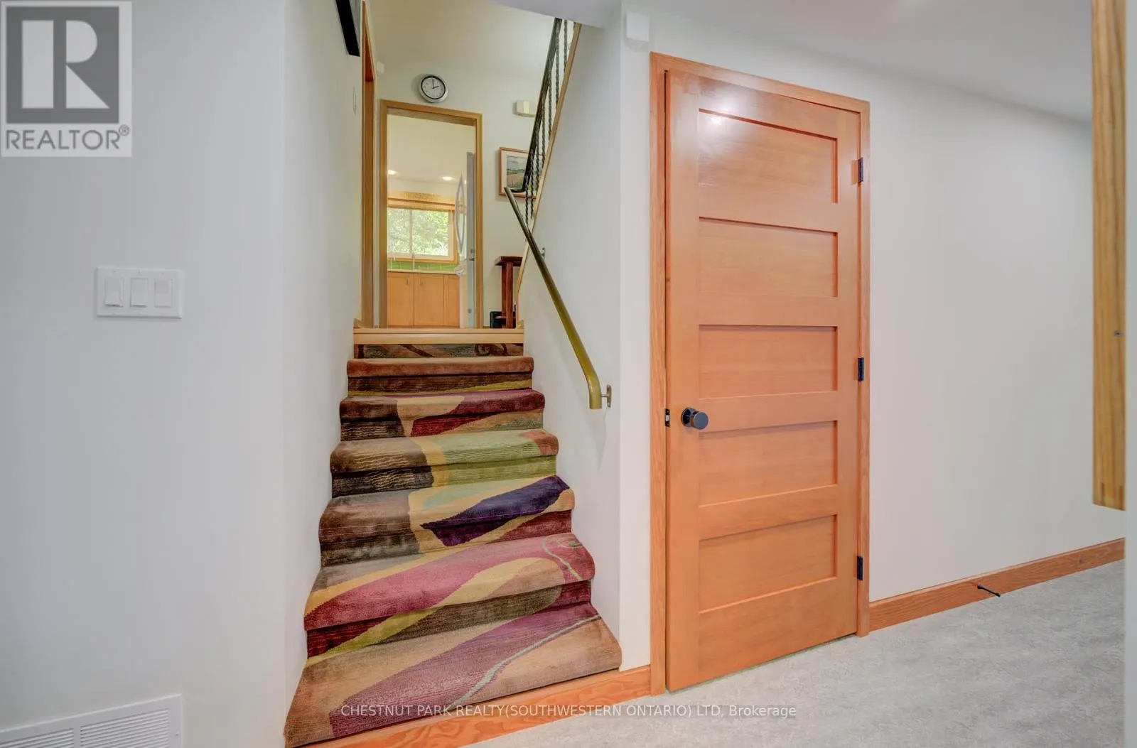 9 MONTICELLO CRESCENT