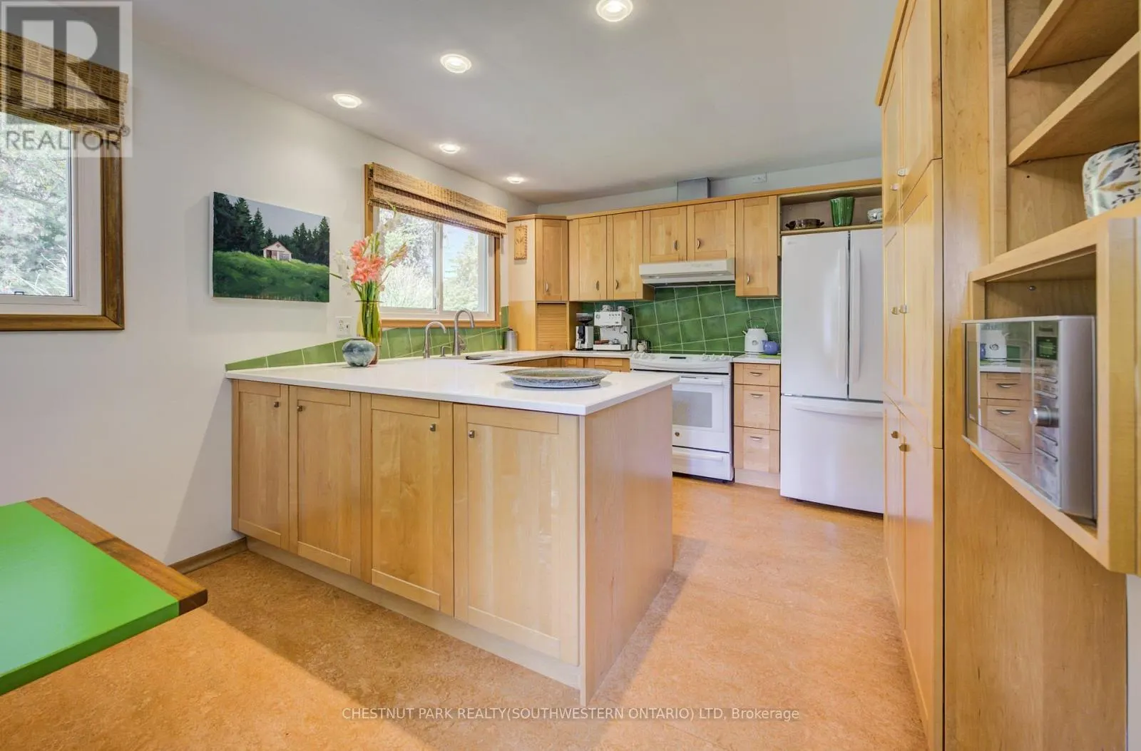 9 MONTICELLO CRESCENT