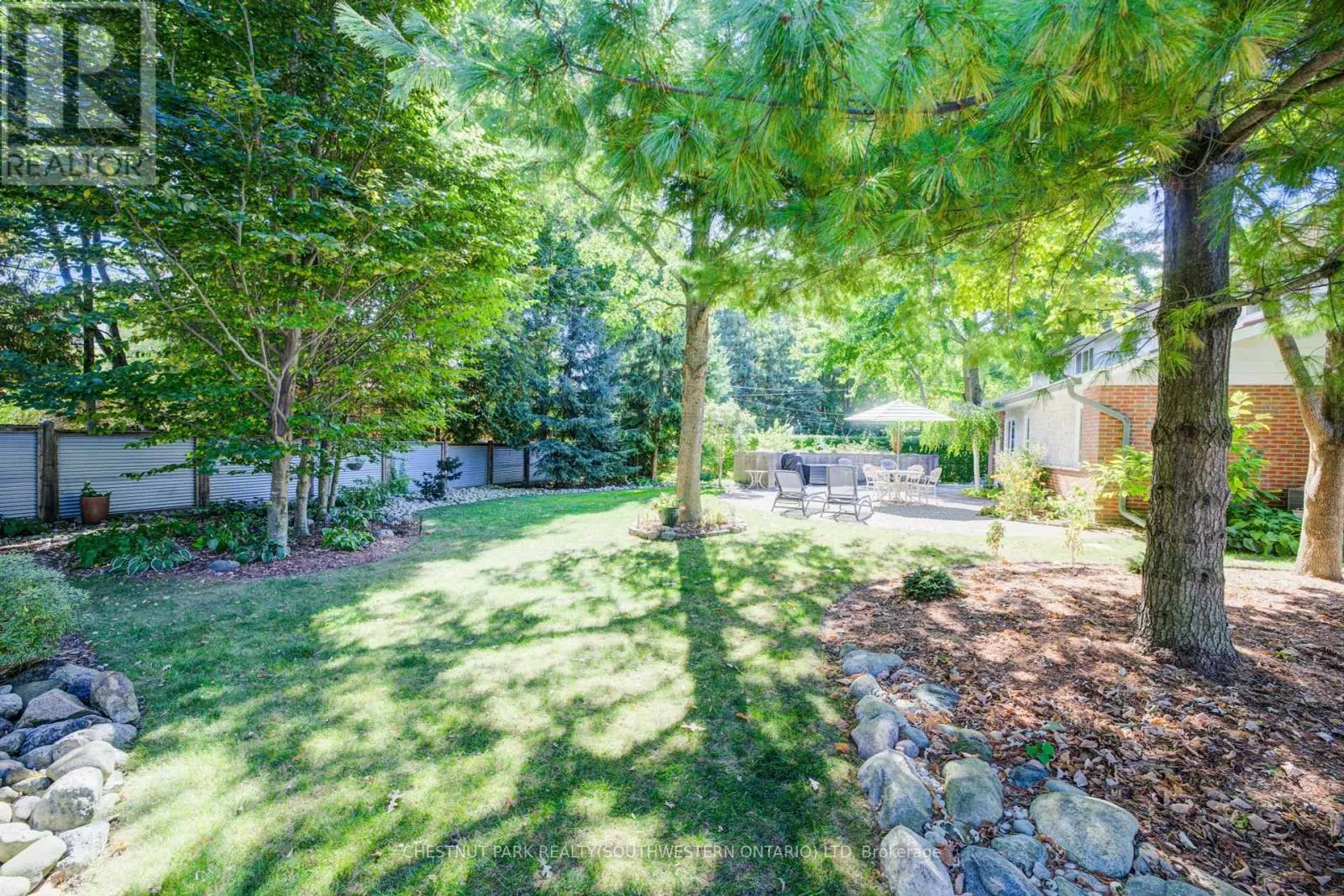 9 MONTICELLO CRESCENT