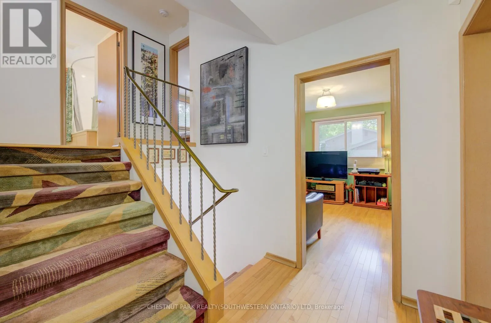9 MONTICELLO CRESCENT