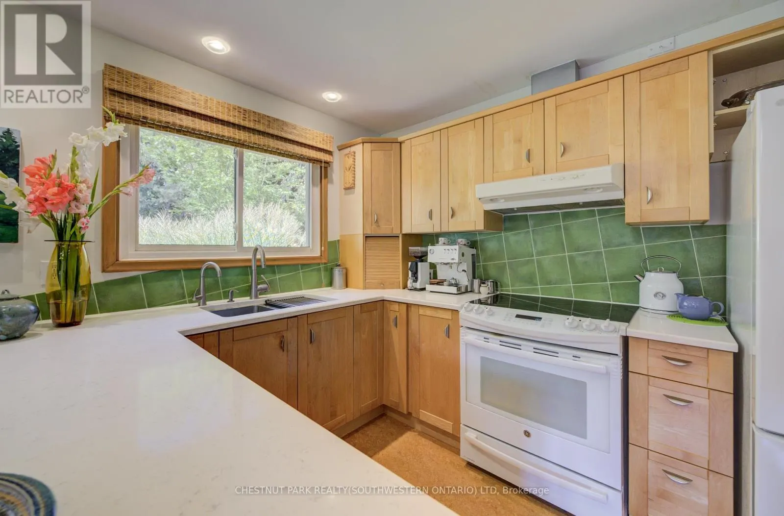 9 MONTICELLO CRESCENT