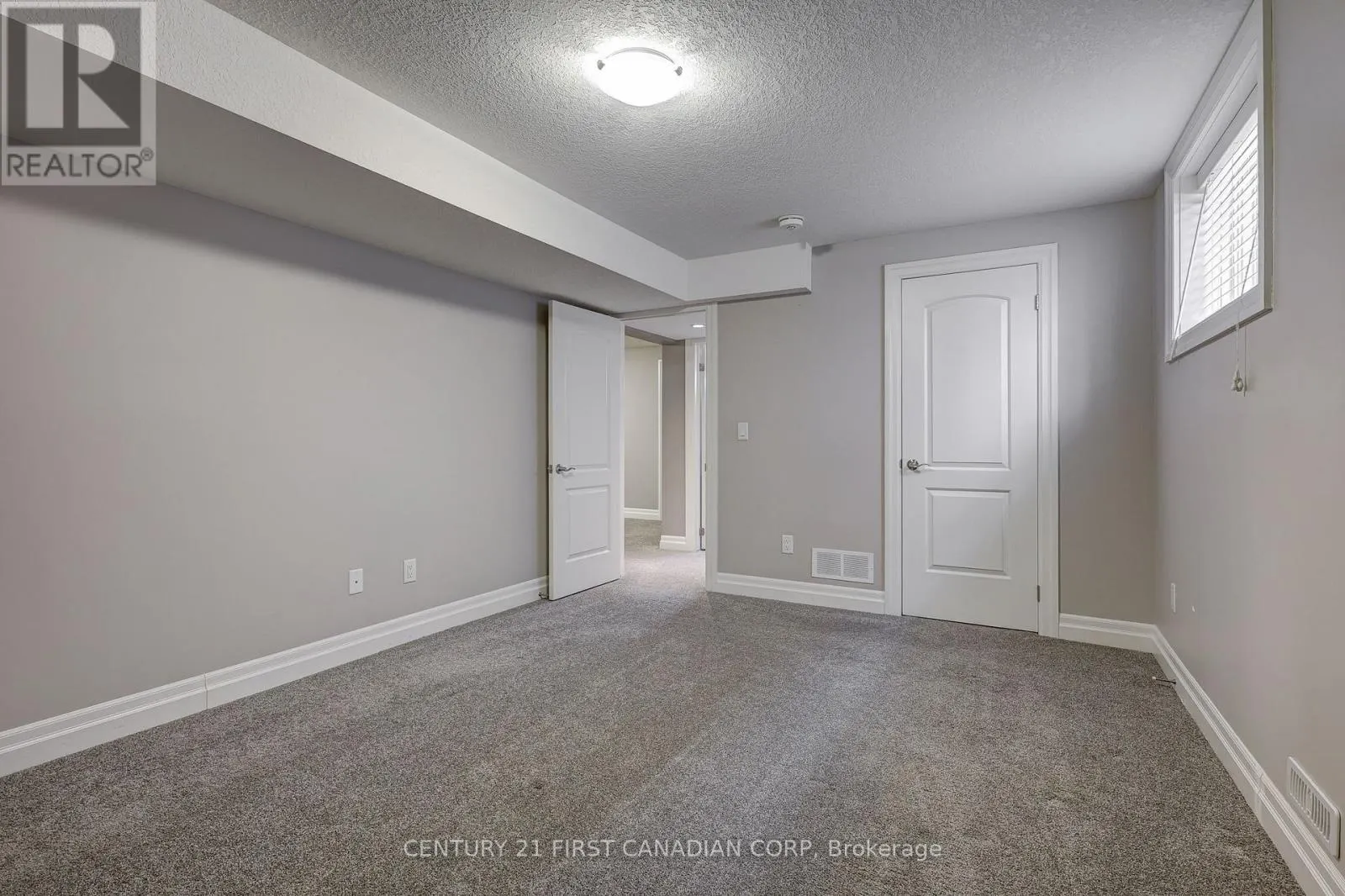 696 BENNETT CRESCENT