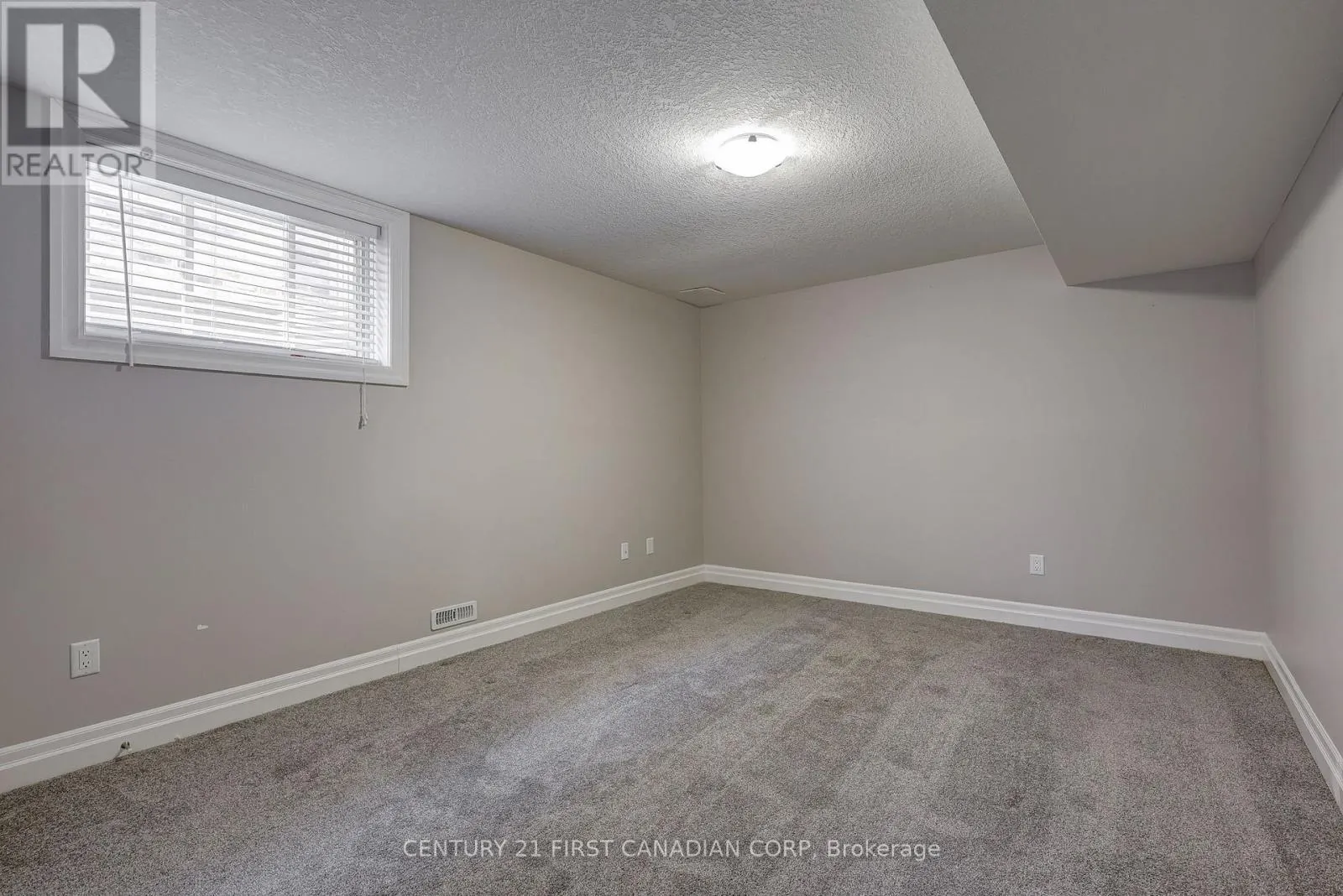 696 BENNETT CRESCENT