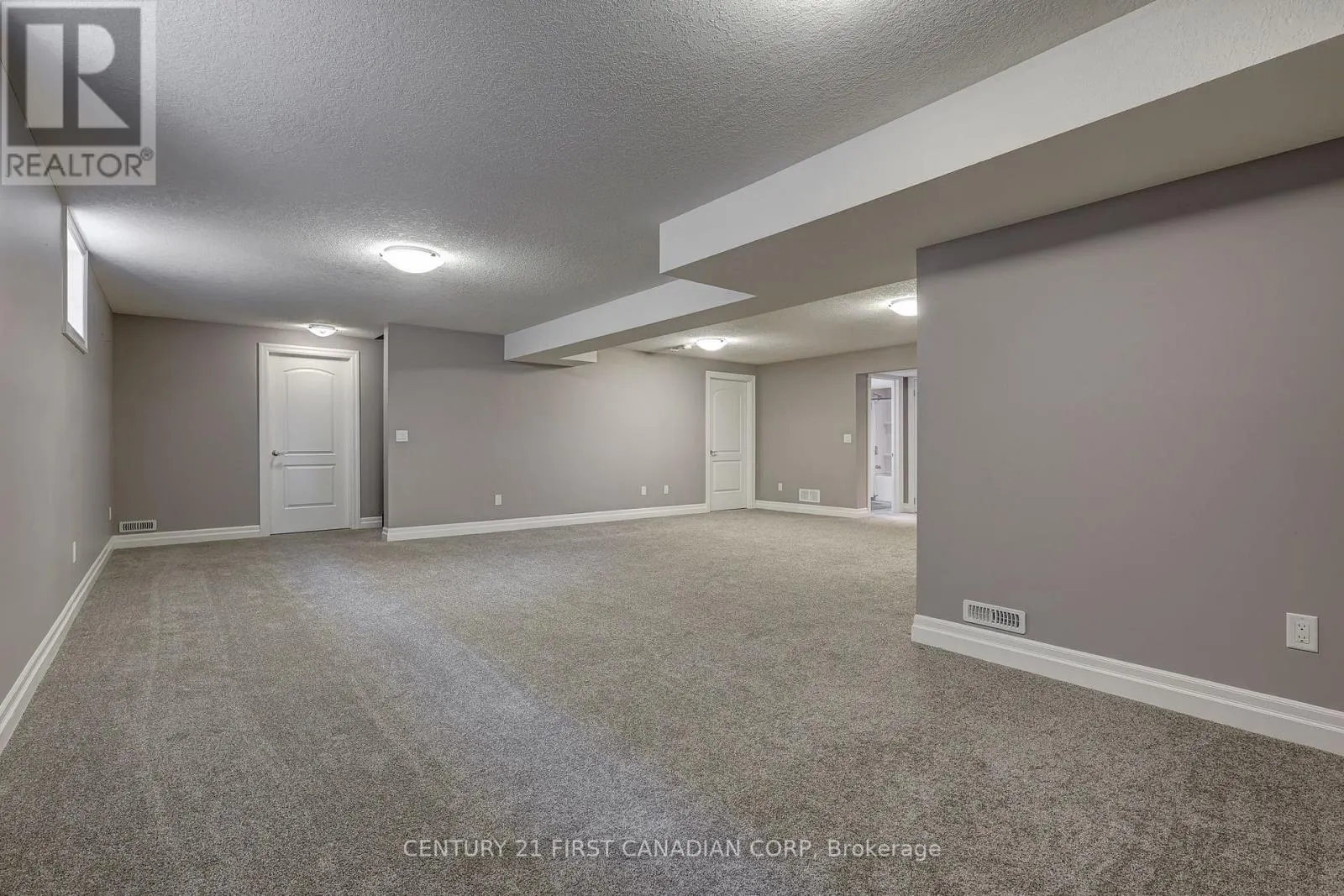 696 BENNETT CRESCENT