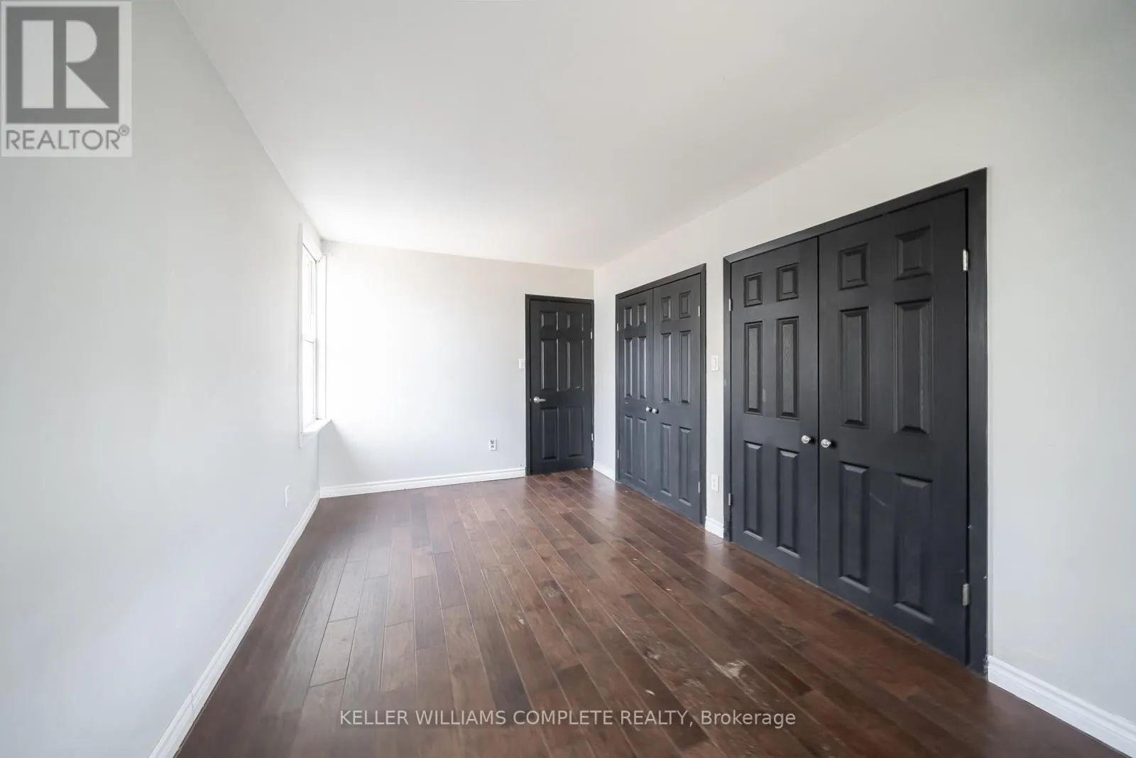 21 RENFREW STREET E