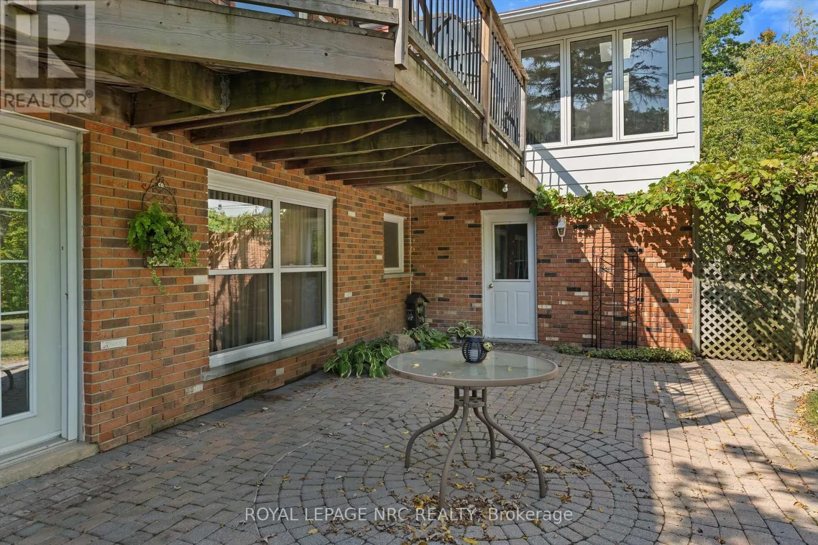 3433 ROBBINS AVENUE