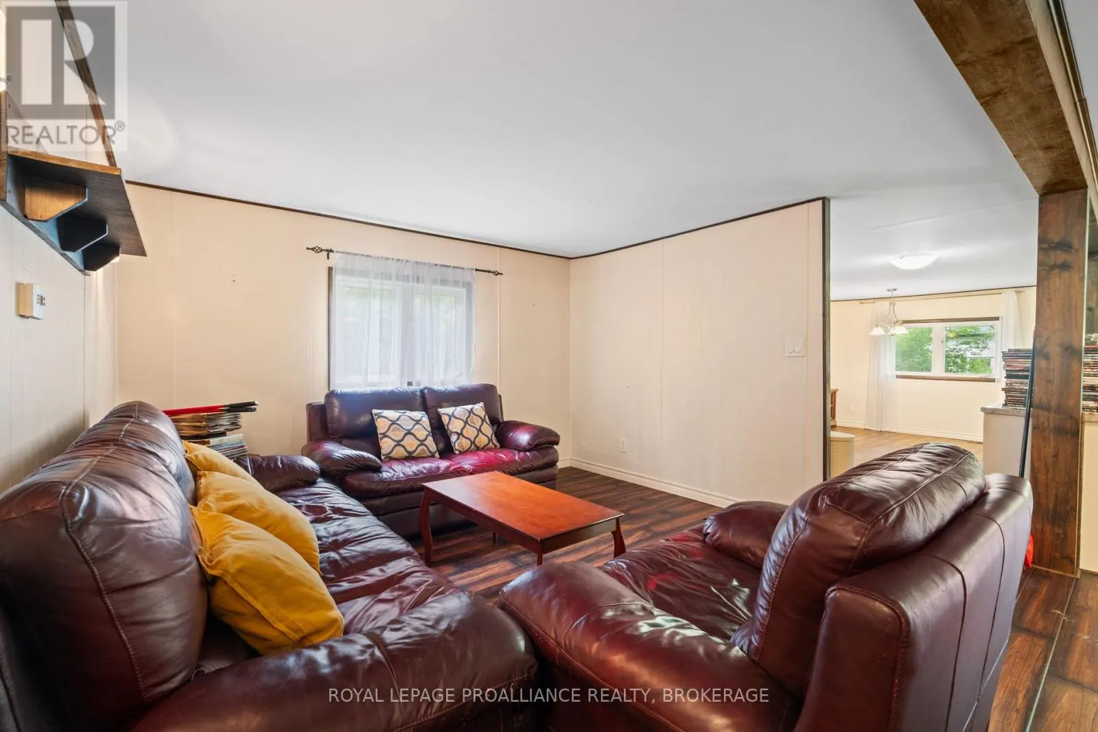 32 OLD RIVER ROAD