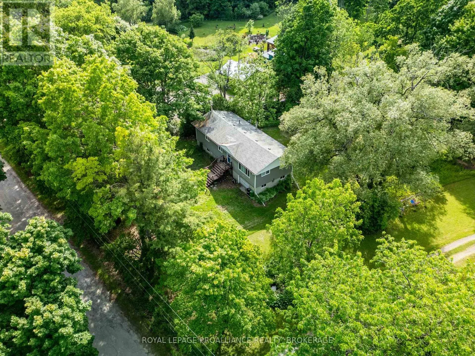 32 OLD RIVER ROAD