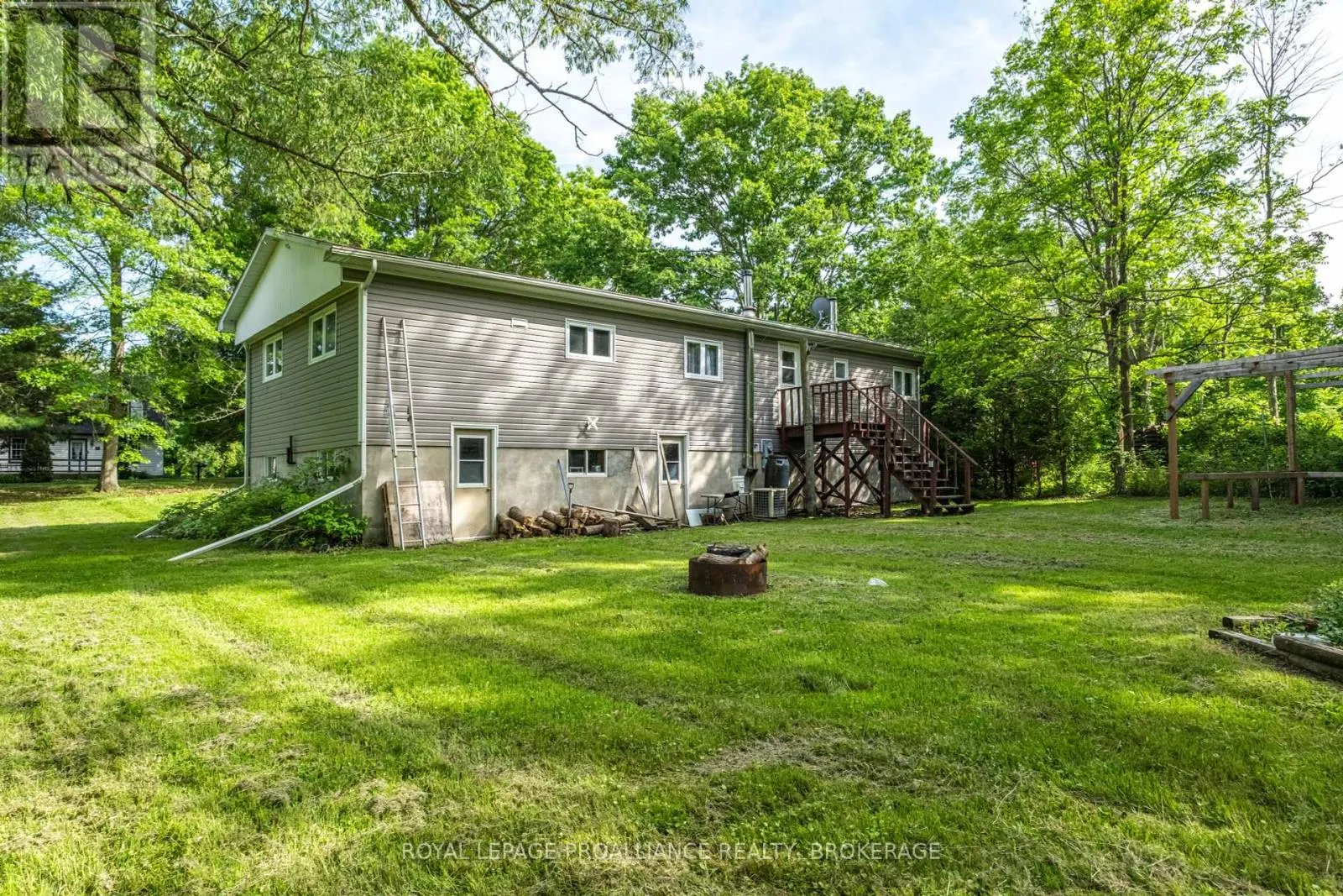 32 OLD RIVER ROAD