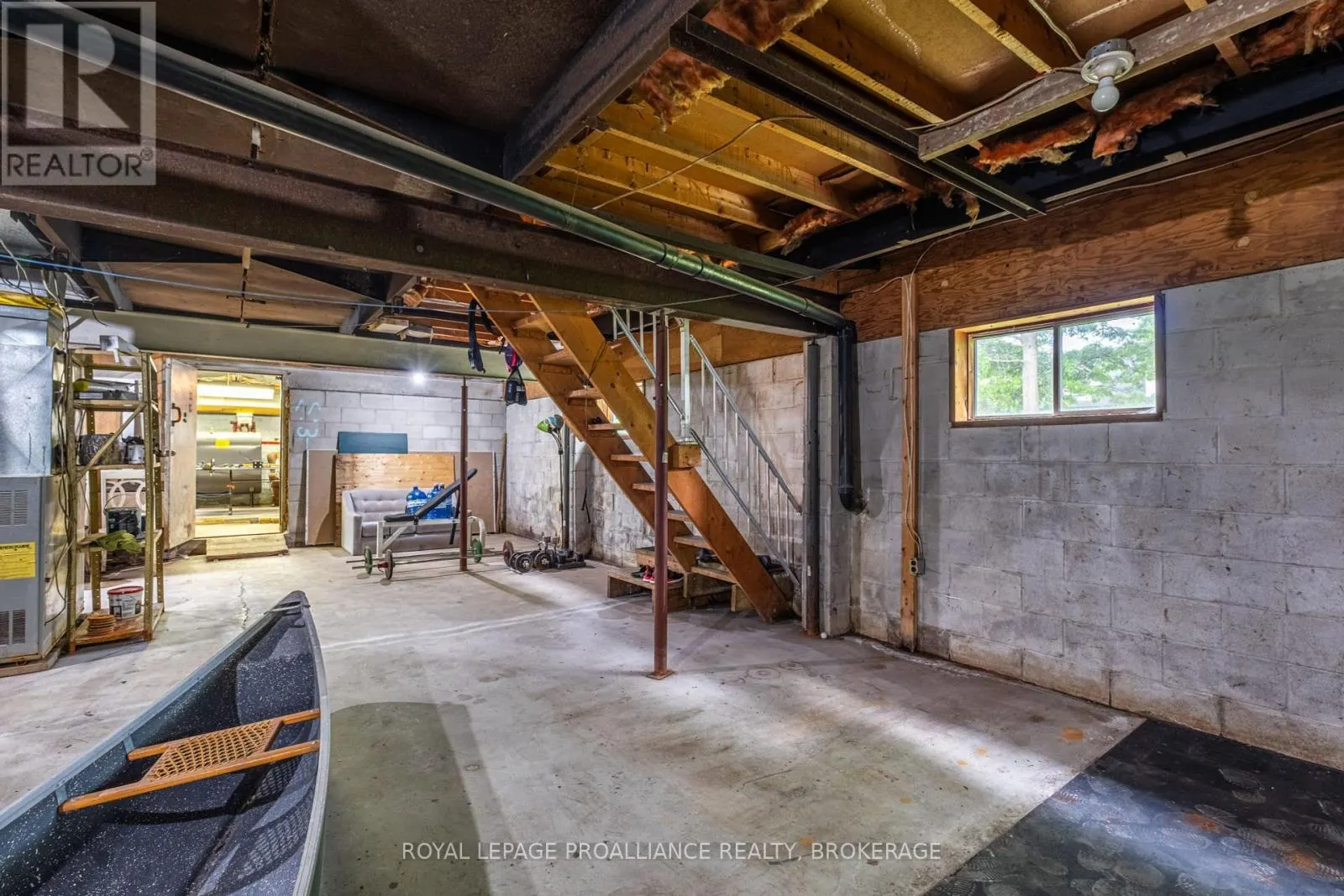 32 OLD RIVER ROAD