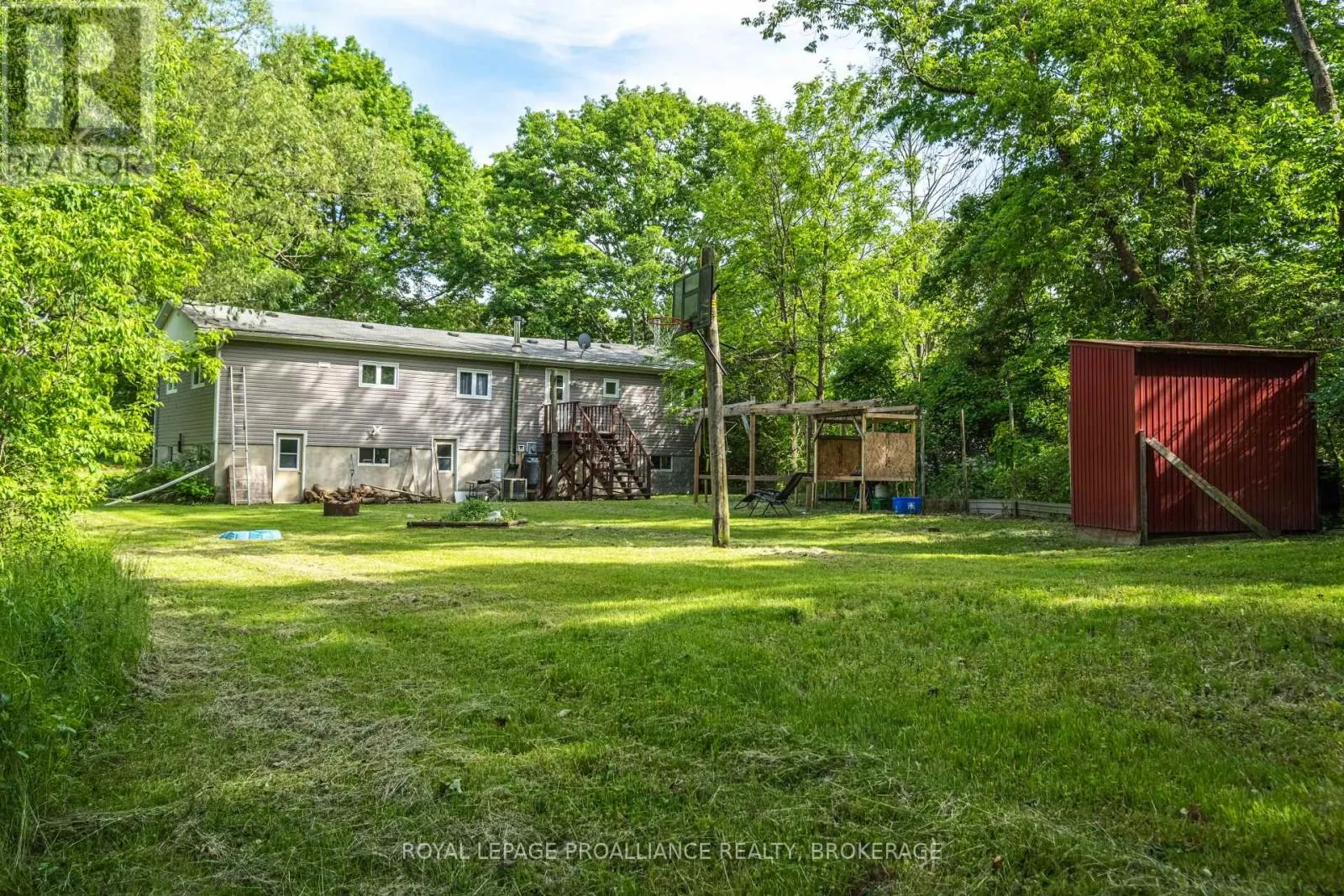 32 OLD RIVER ROAD