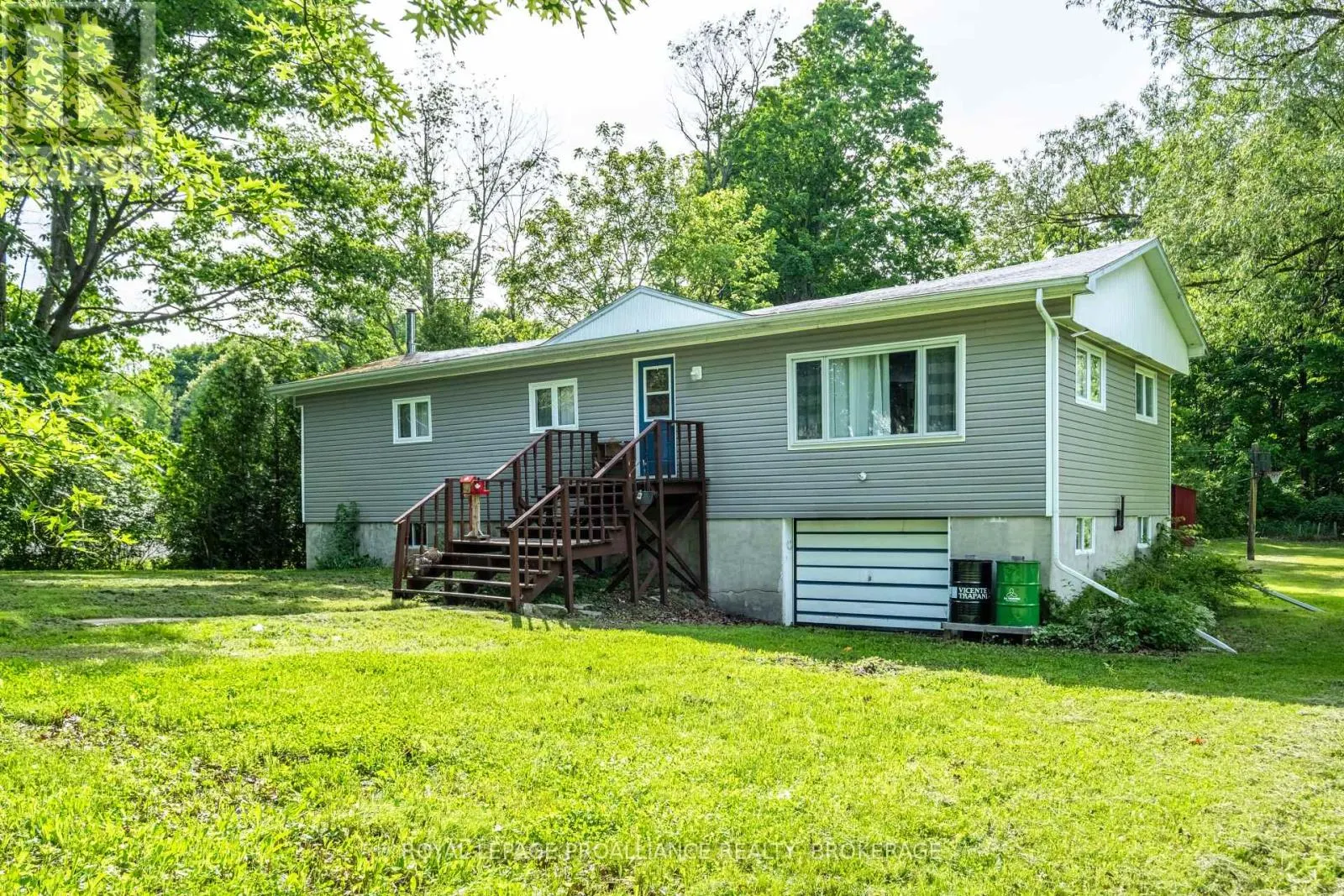 32 OLD RIVER ROAD