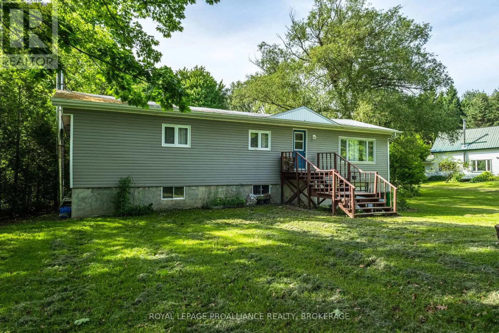 32 OLD RIVER ROAD