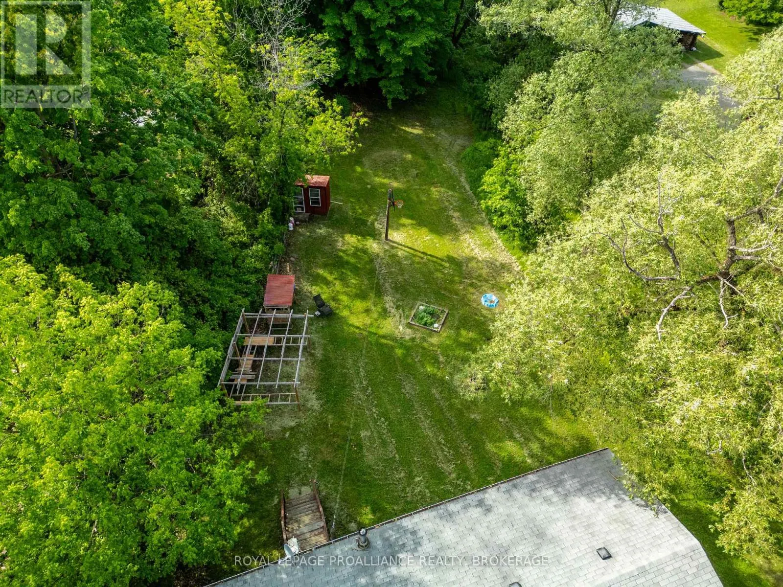 32 OLD RIVER ROAD
