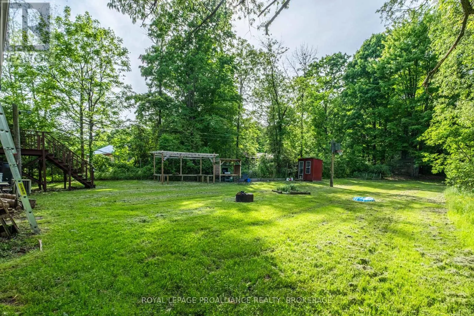 32 OLD RIVER ROAD