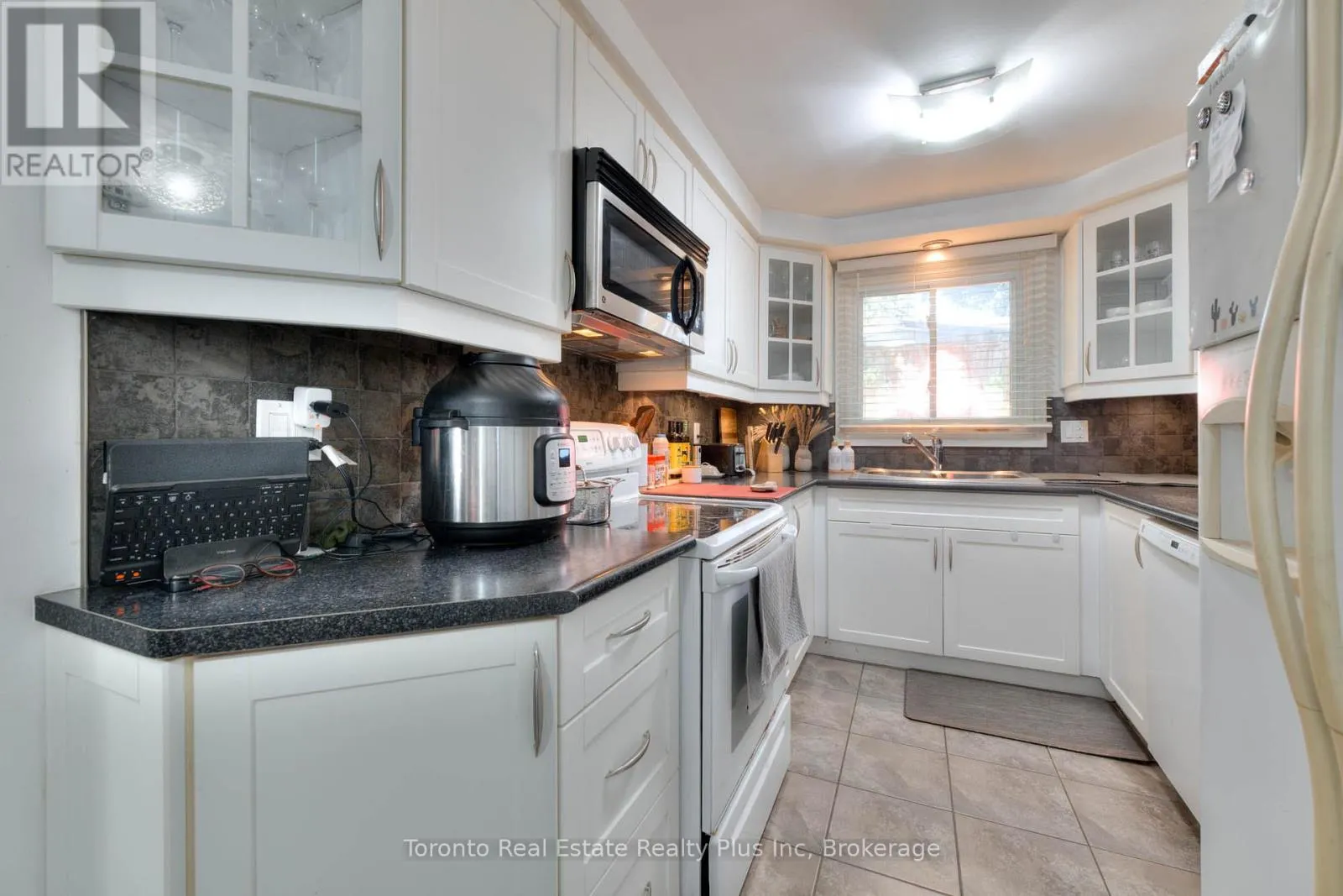 62 GREENDALE CRESCENT