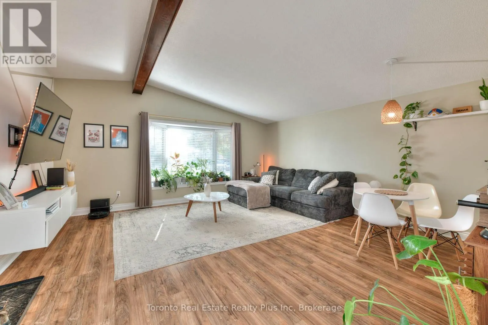 62 GREENDALE CRESCENT
