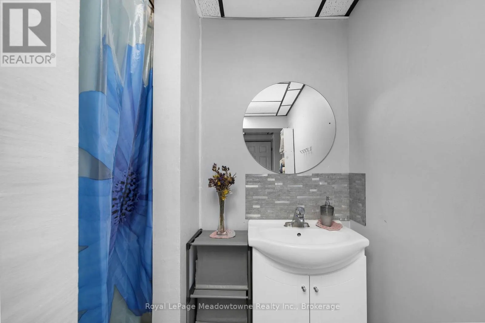 11 VALERIOTE PLACE