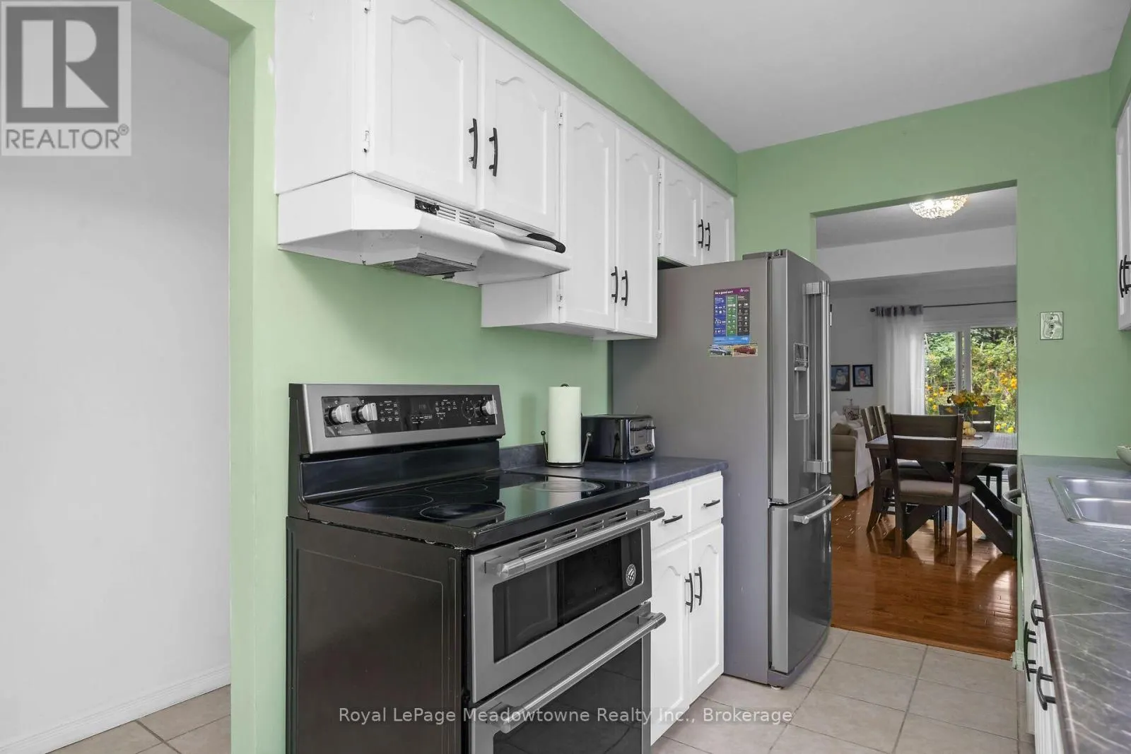 11 VALERIOTE PLACE
