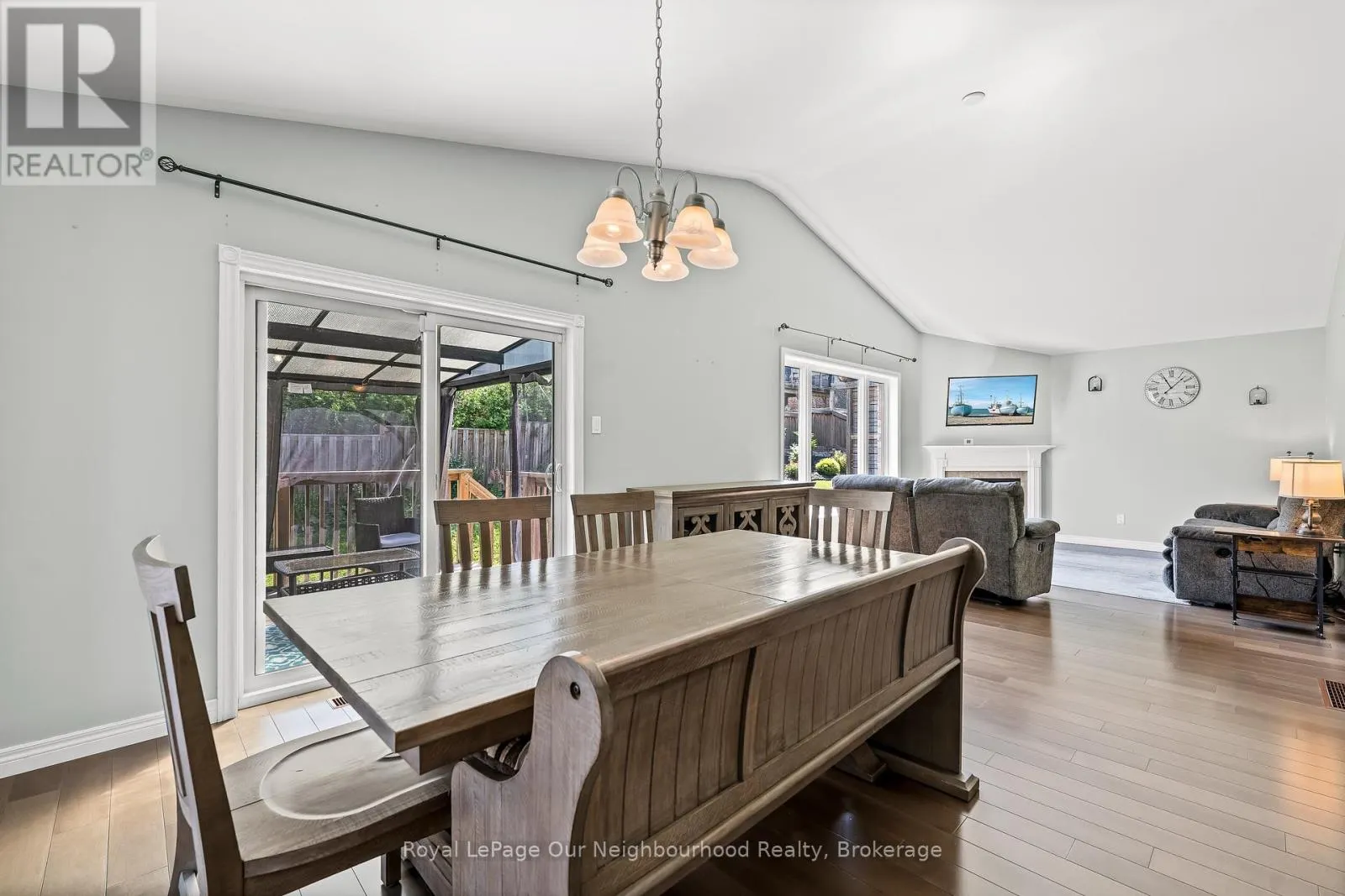 444 FLORENCE DRIVE