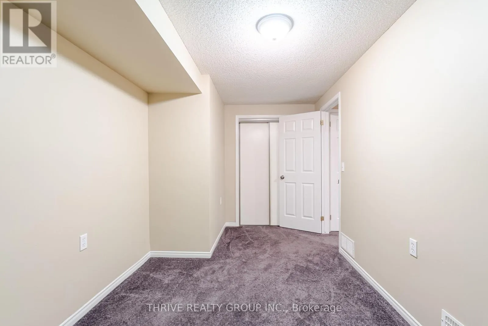 15 - 875 THISTLEDOWN WAY, #15
