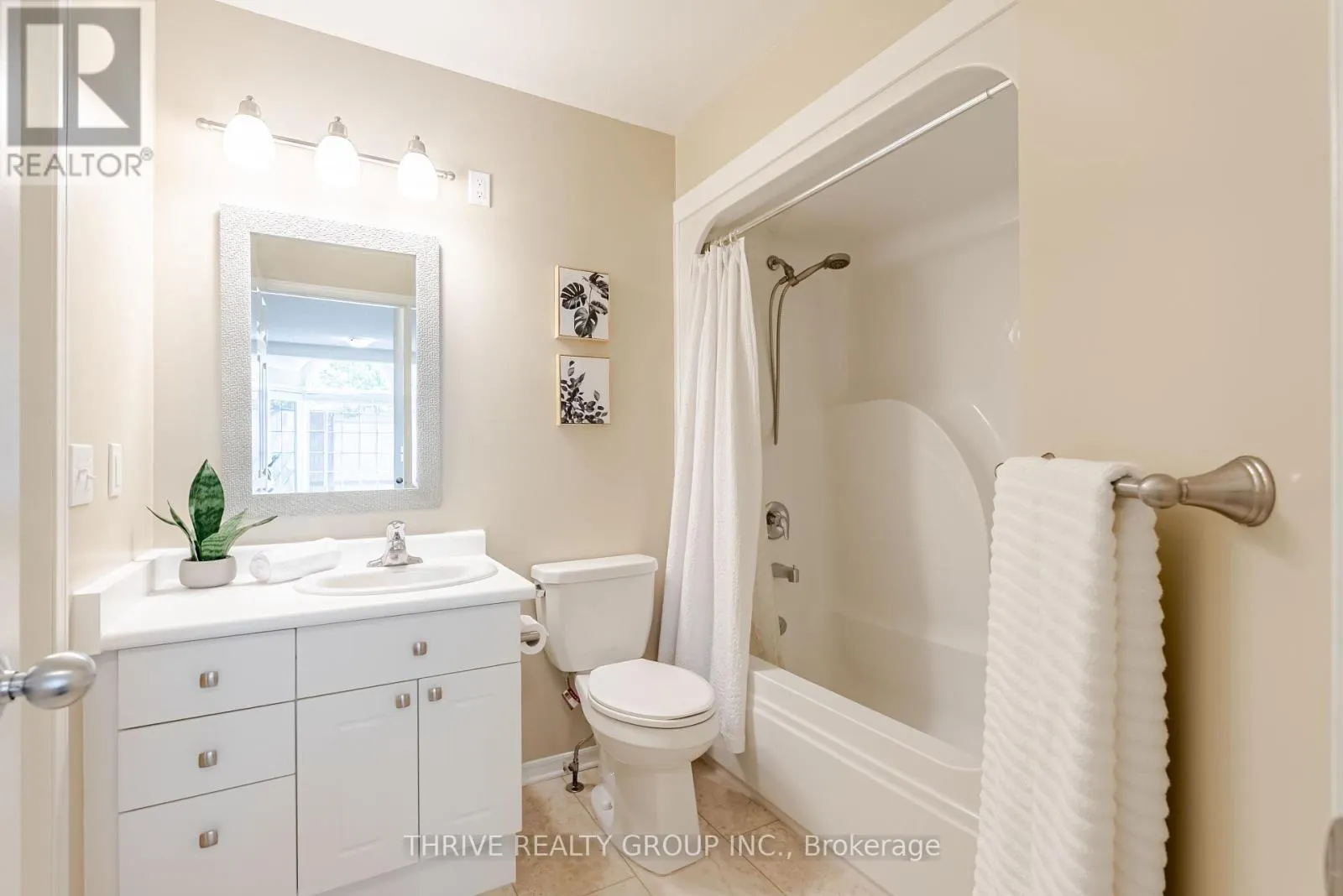 15 - 875 THISTLEDOWN WAY, #15