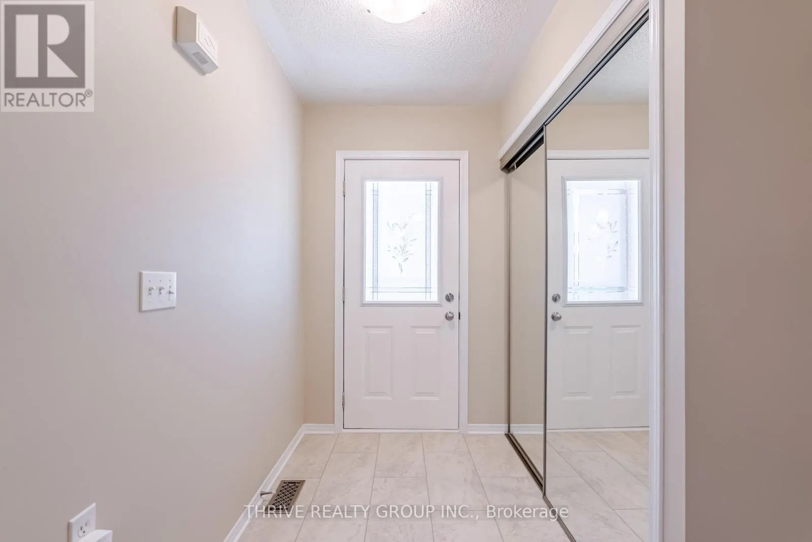 15 - 875 THISTLEDOWN WAY, #15