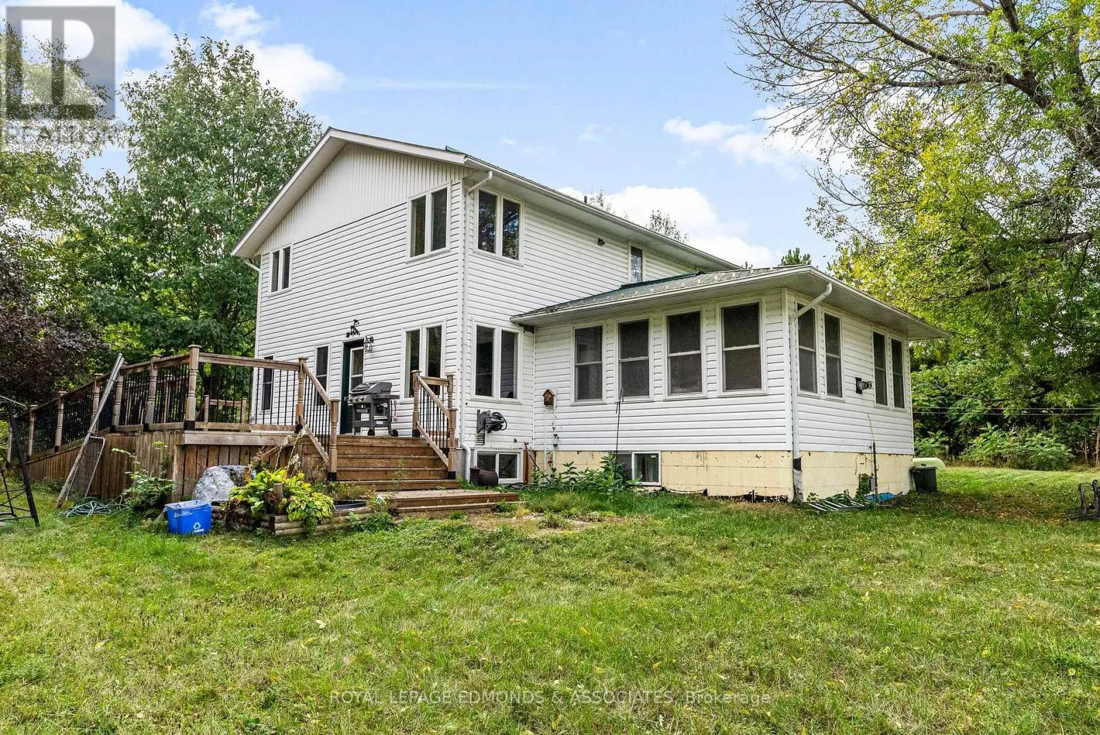 1095 MOUNTAINVIEW DRIVE
