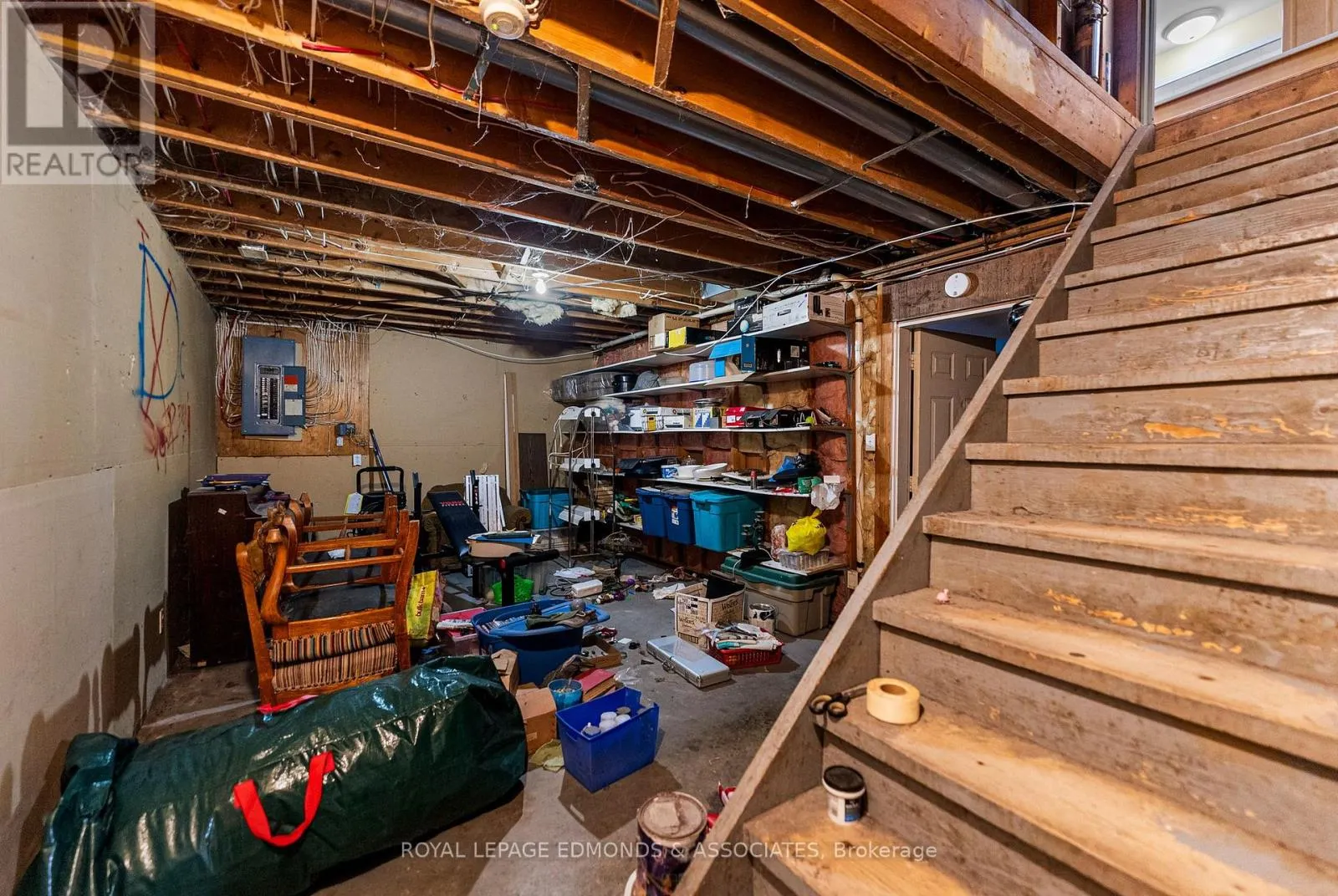1095 MOUNTAINVIEW DRIVE