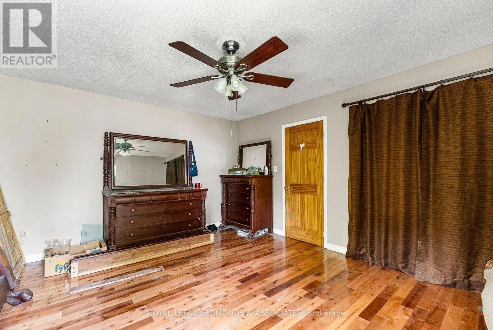 1095 MOUNTAINVIEW DRIVE