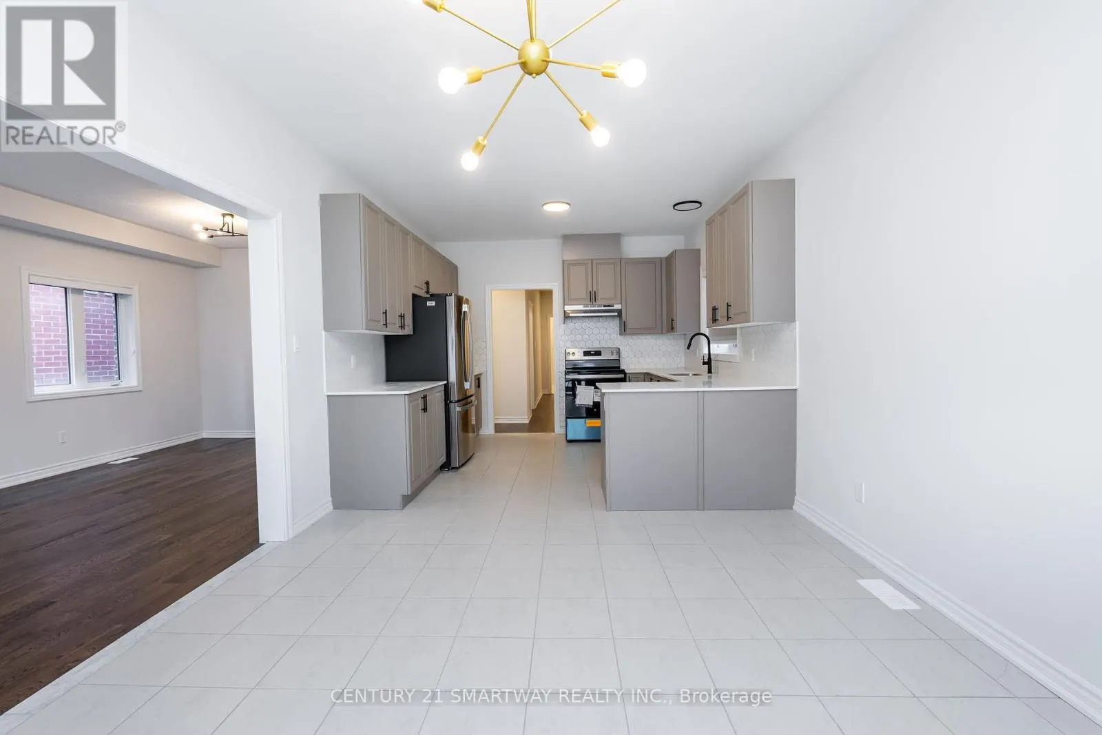 26 HUNTSWORTH AVENUE