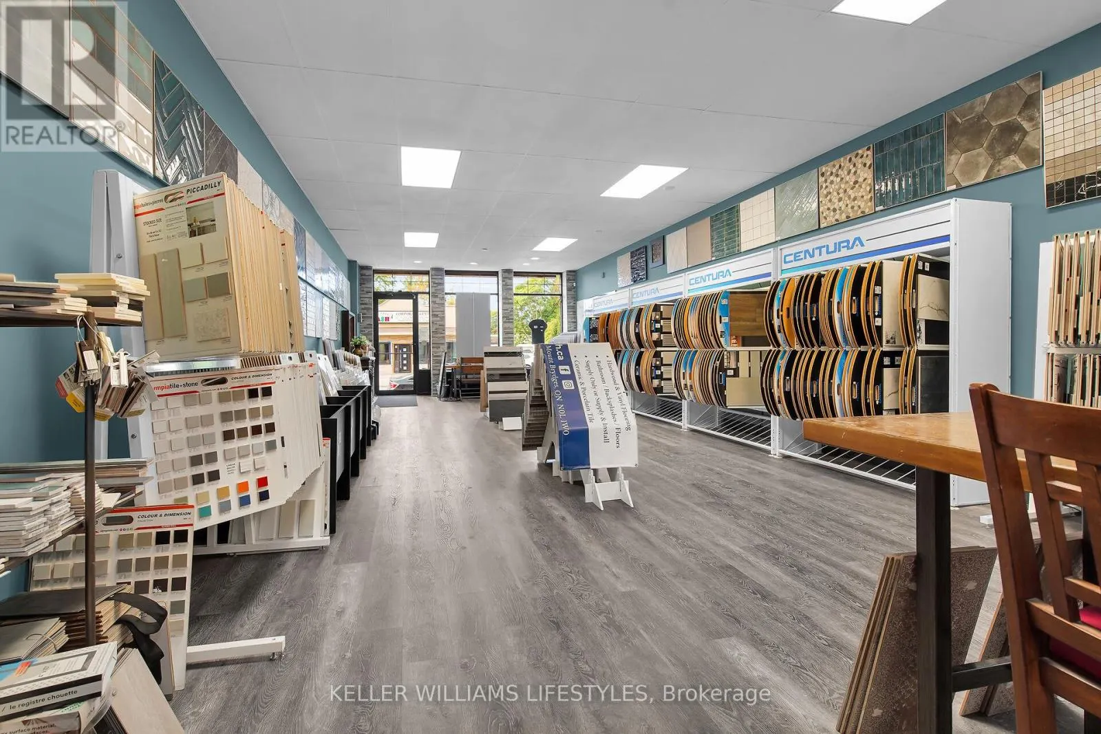 MAIN FLOOR - 22470-22474 ADELAIDE ROAD, #Main Floor