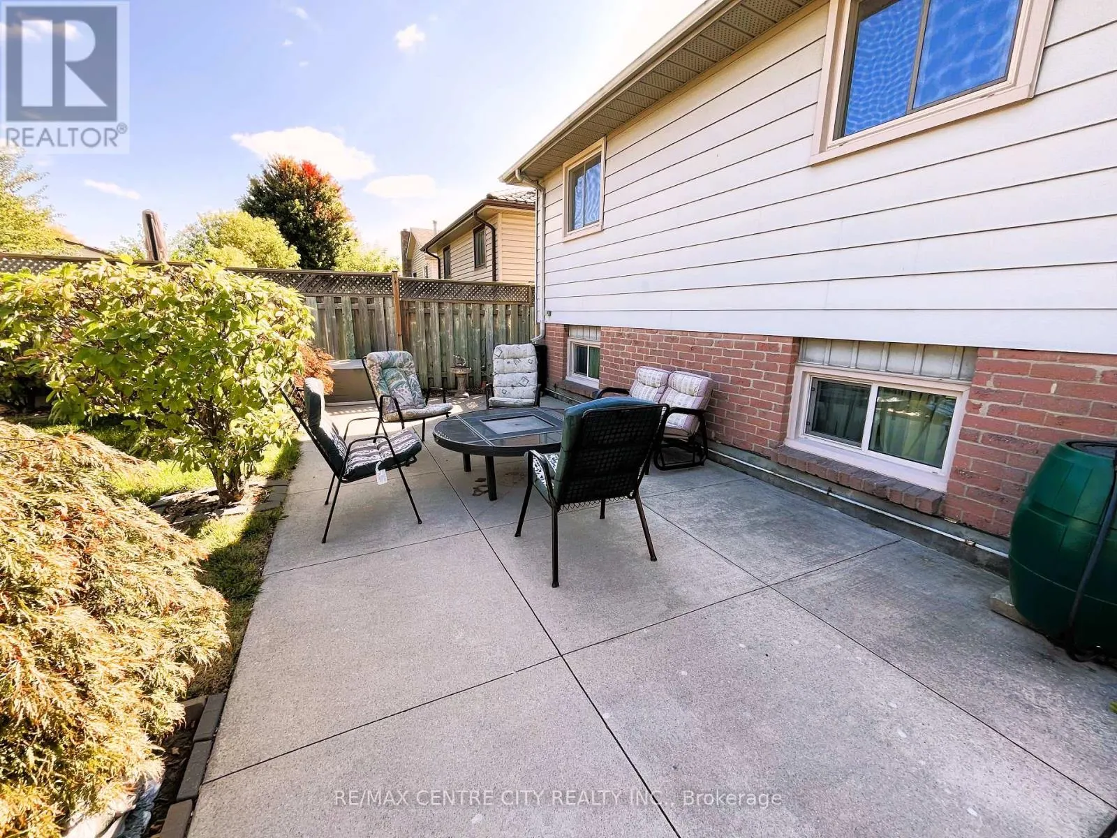 9 SPEIGHT CRESCENT