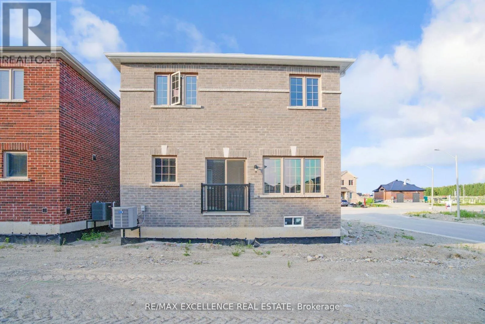 439 VANDUSEN AVENUE