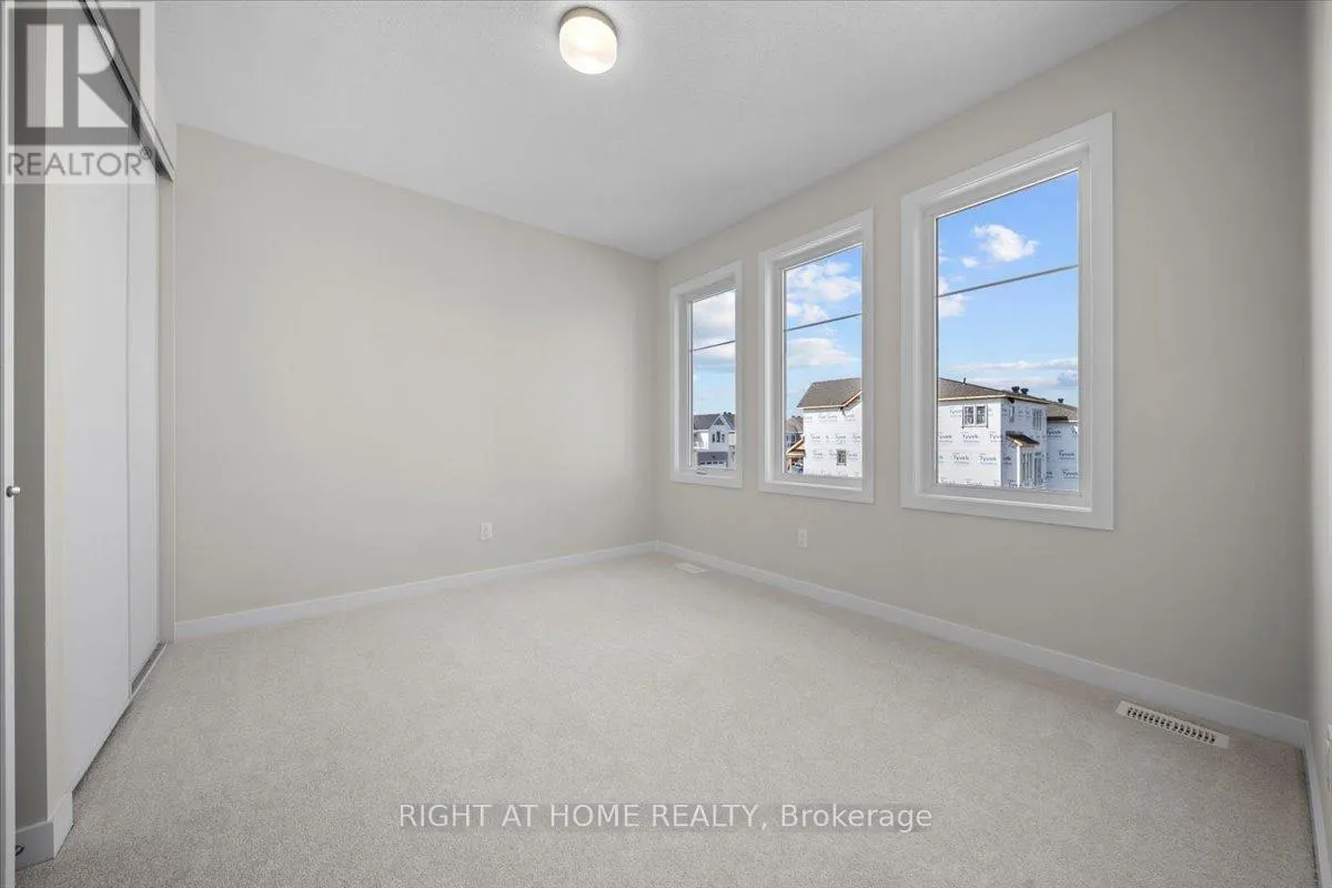 91 HACKAMORE CRESCENT