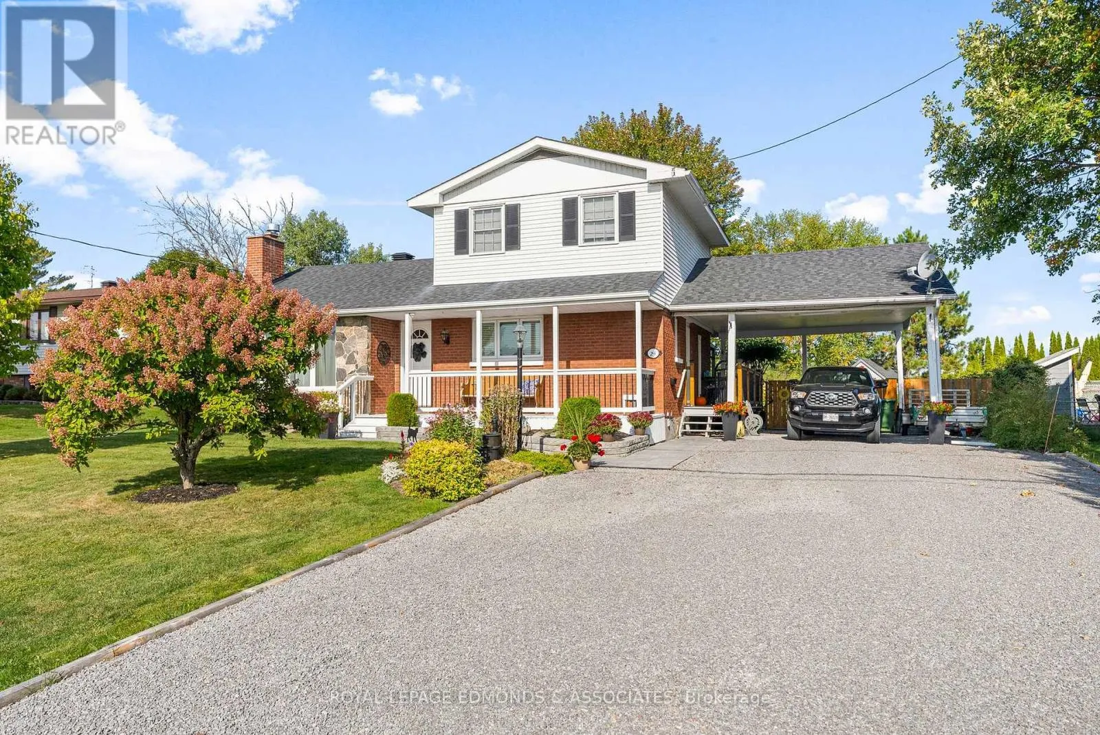 24 ROBINSON LANE