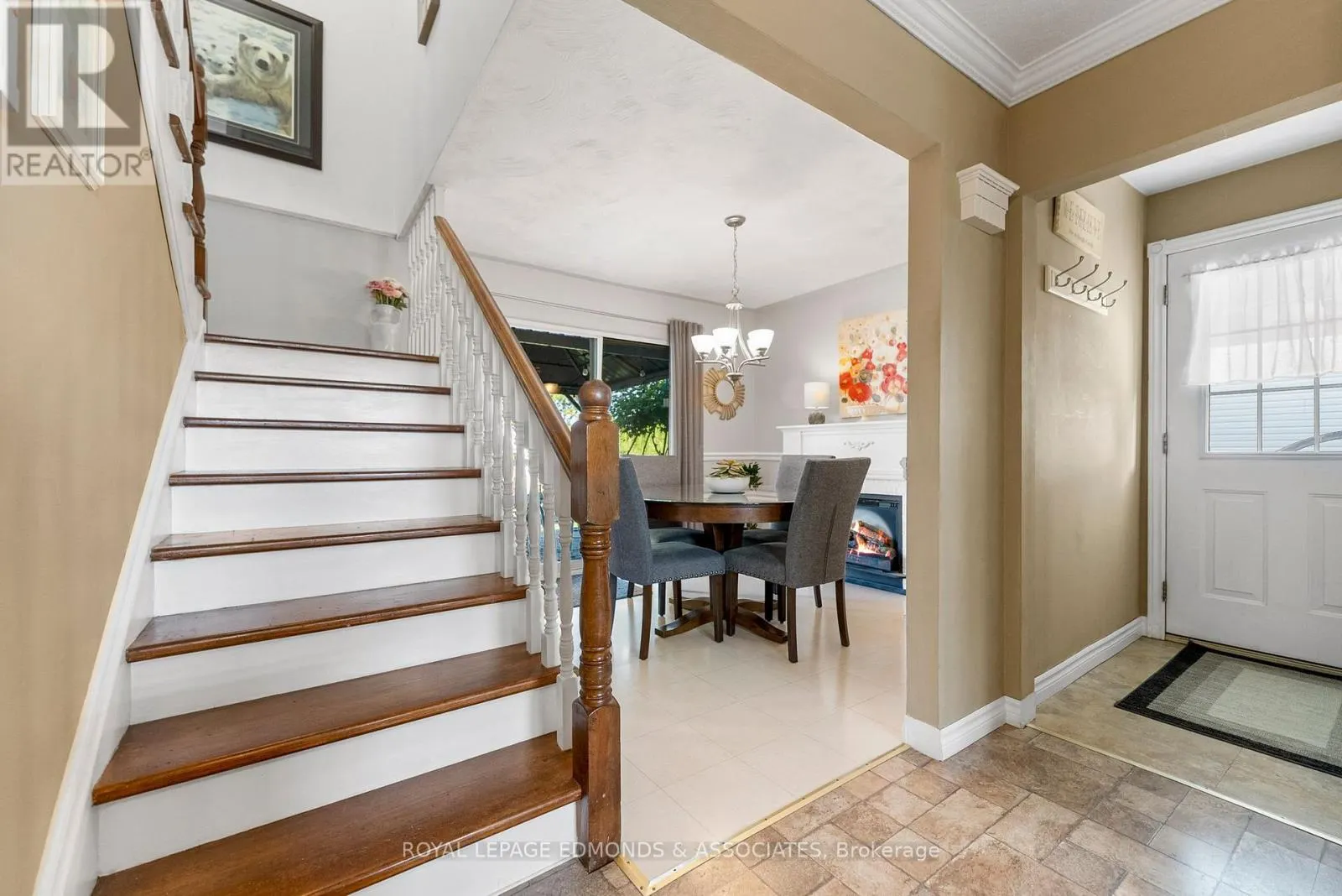 24 ROBINSON LANE