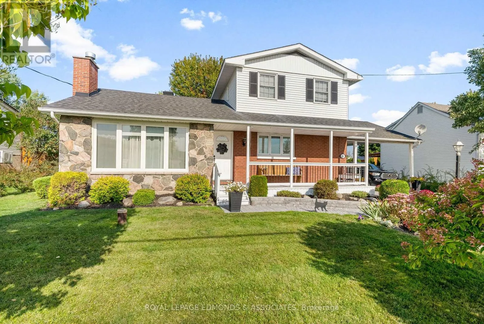 24 ROBINSON LANE