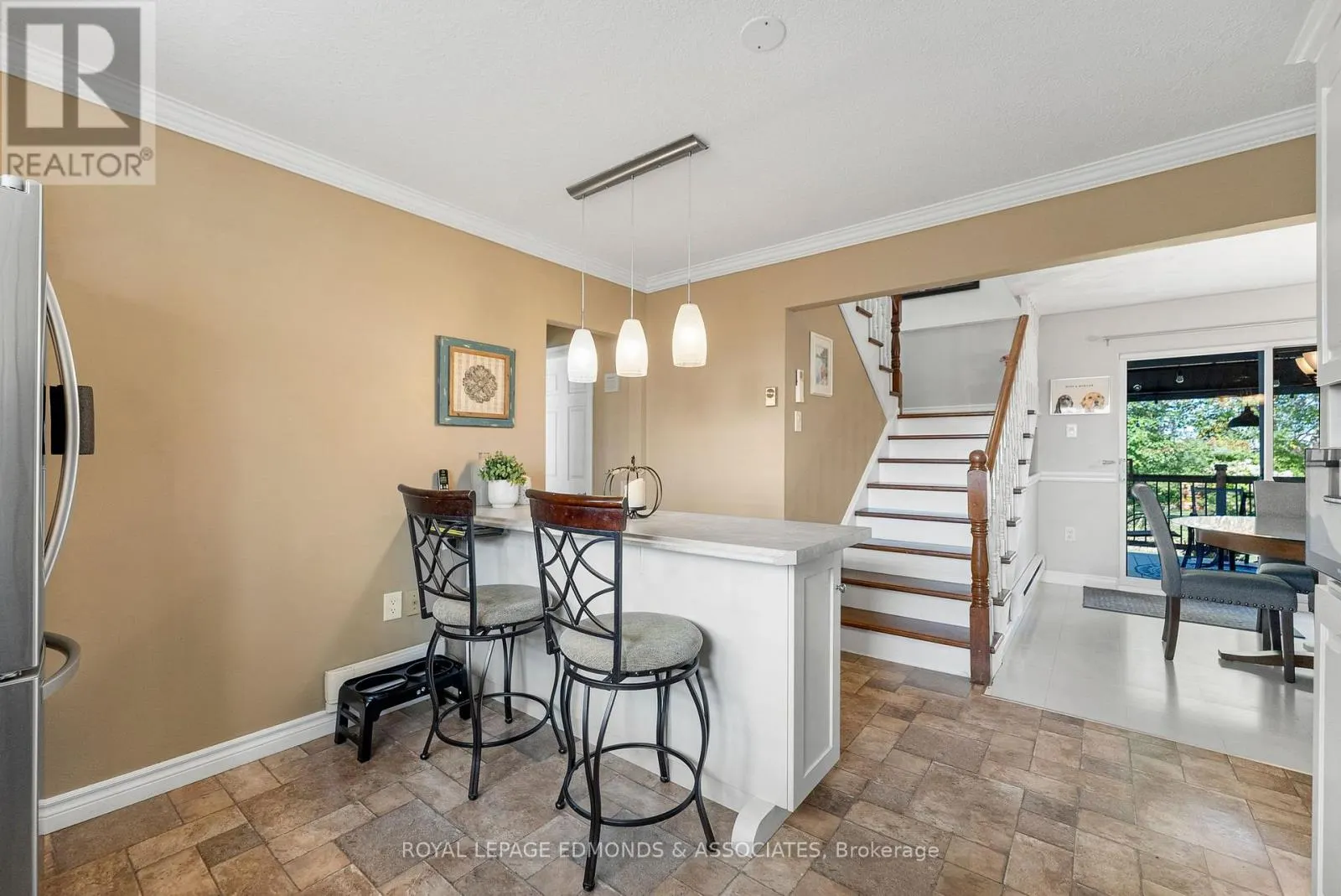 24 ROBINSON LANE