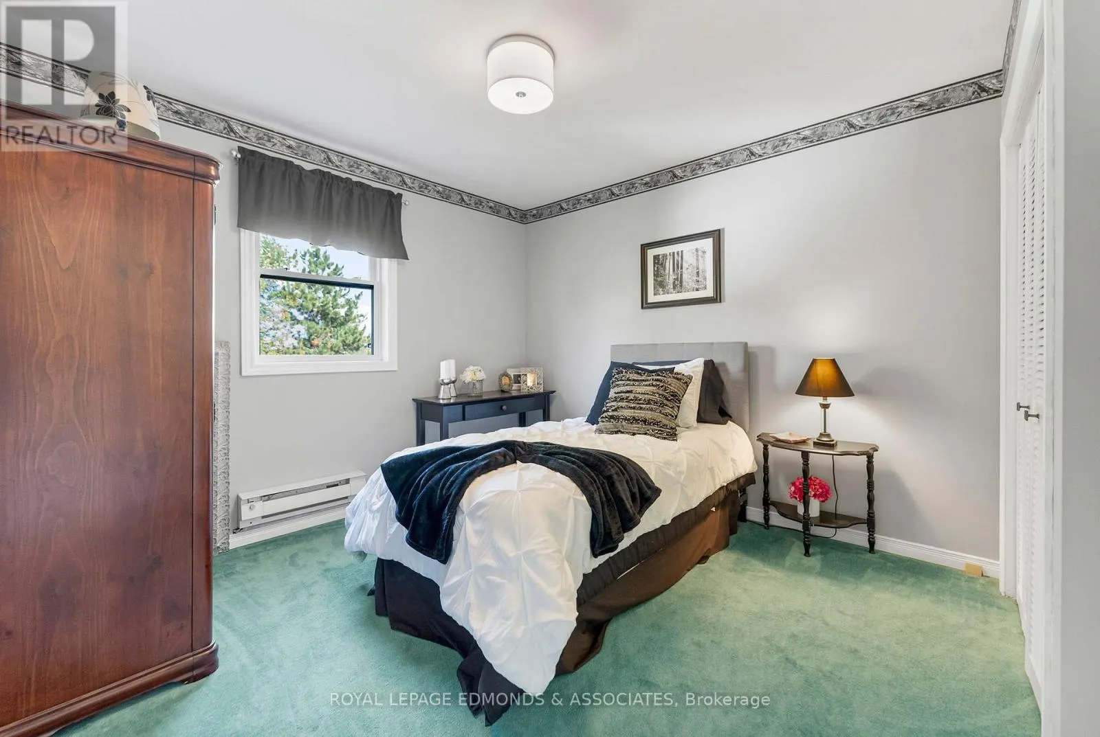 24 ROBINSON LANE