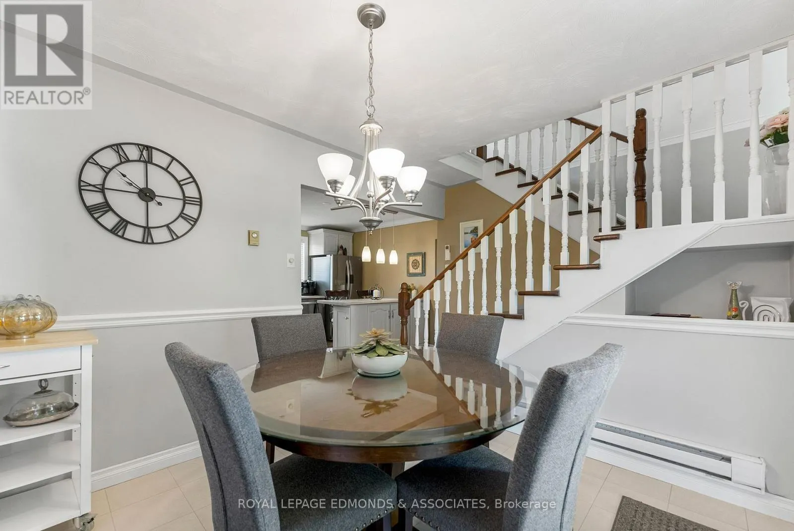 24 ROBINSON LANE