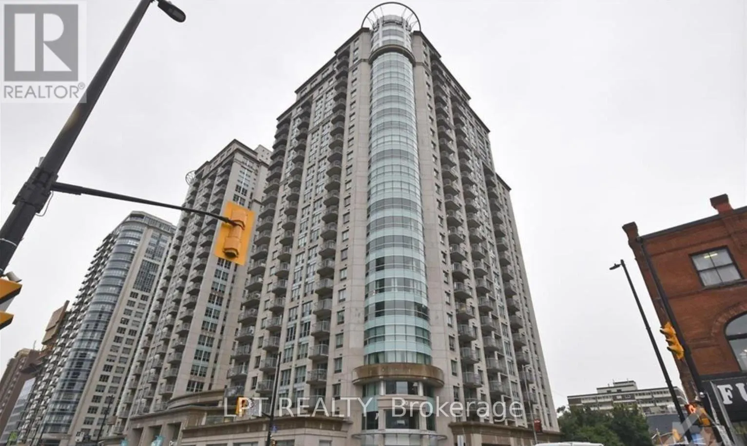 1905 - 234 RIDEAU STREET